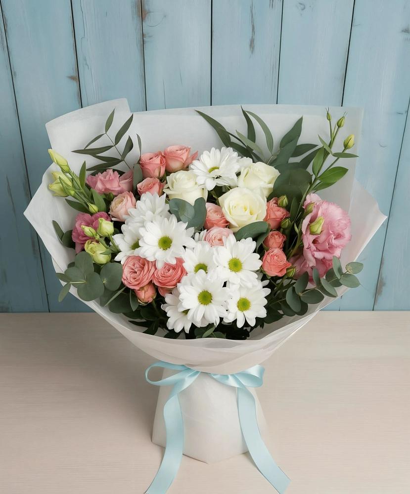 Букет цветов из: Розы, Лизиантусы и Хризантемы в Песковке