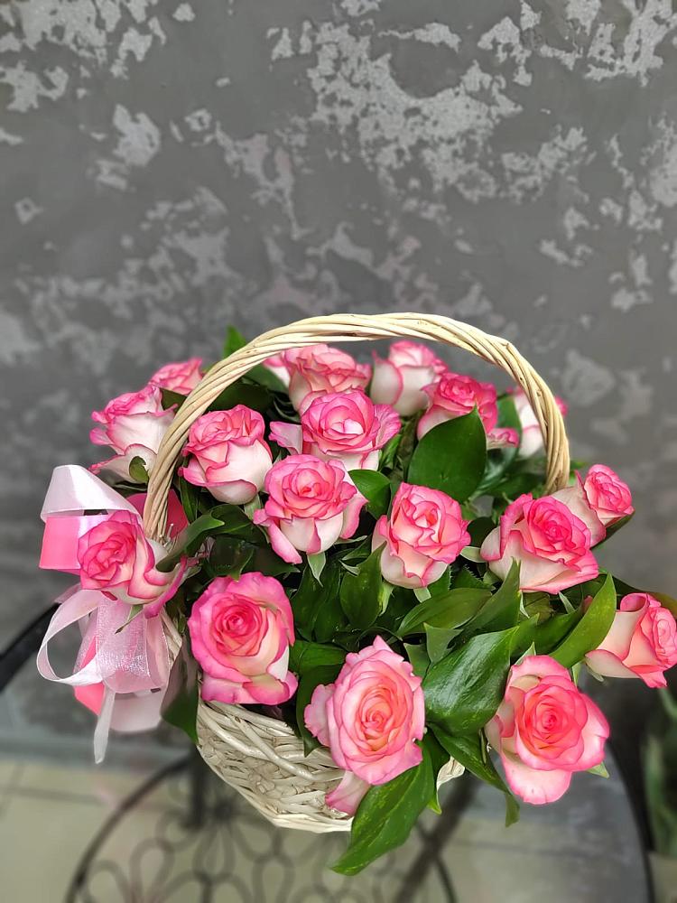 Цветочная композиция из Розы в корзине в Песковке