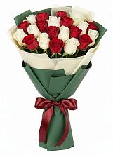 Букет Микс из красных и белых роз #REPLACE_PRED# Песковке
