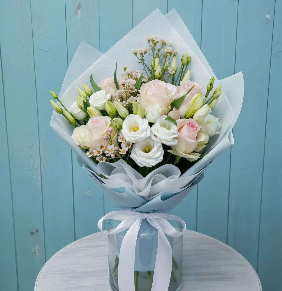 Букет цветов из: Розы и Лизиантусы в Песковке