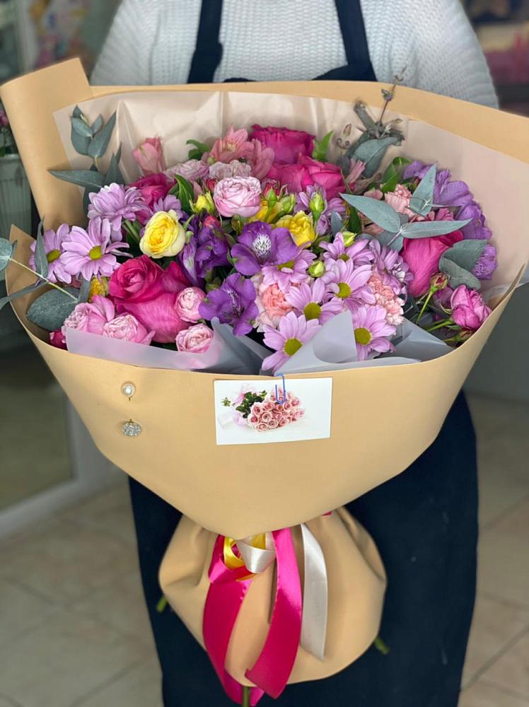 Букет цветов из: Хризантемы, Гвоздики и Альстромерии в Песковке