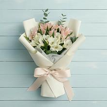 Букет цветов из:  Альстромерии в Песковке