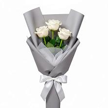 Букет 3 белые розы в Песковке