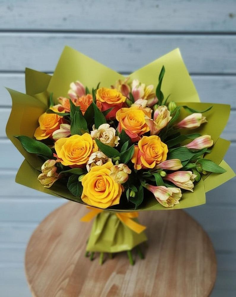 Букет цветов из: Альстромерии и Розы в Песковке