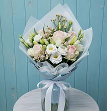 Букет цветов из:  Розы и Лизиантусы #REPLACE_PRED# Песковке