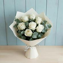 Букет Белые розы в Эвкалипте в Песковке