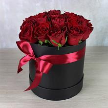 Цветочная композиция из Розы в шляпной коробке в Песковке