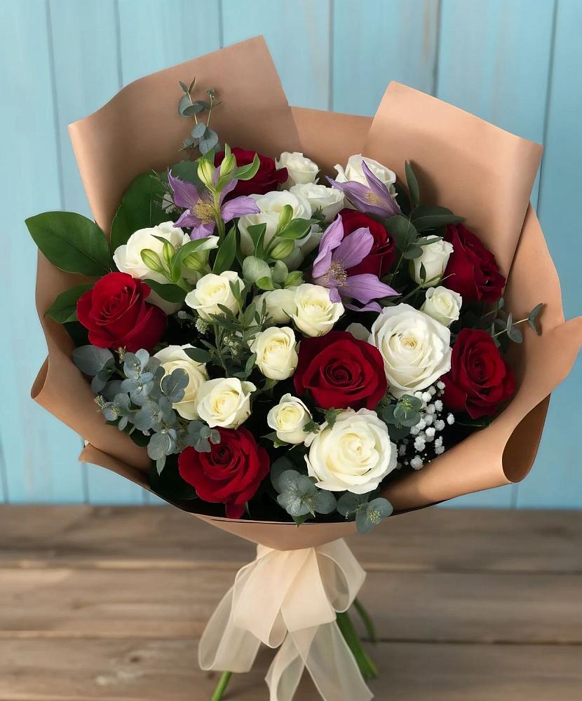 Букет цветов из: Розы и Альстромерии в Песковке
