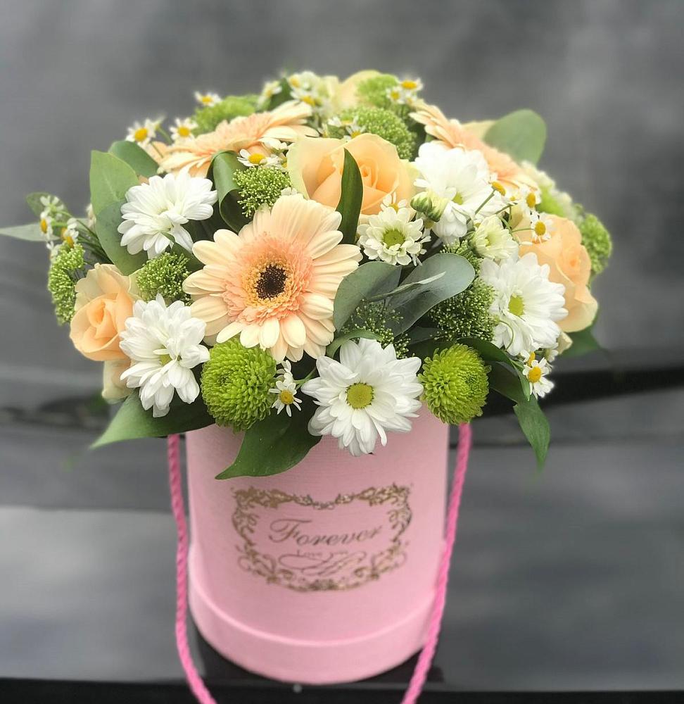 Цветочная композиция из Розы, Герберы и Хризантемы в шляпной коробке в Песковке