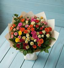 Букет Микс из разноцветных кустовых роз в Песковке
