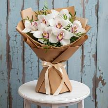 Букет цветов из:  Орхидеи и Розы в Песковке